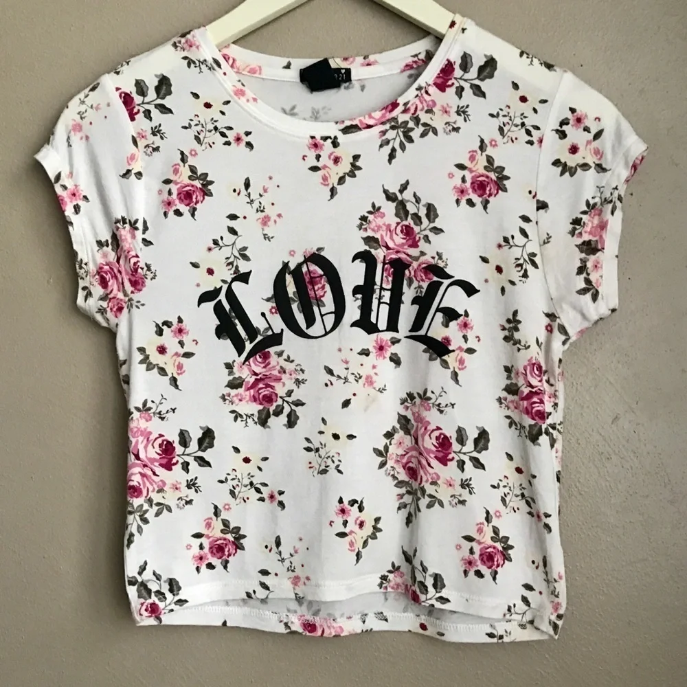 [F21] Love Floral Crop Top